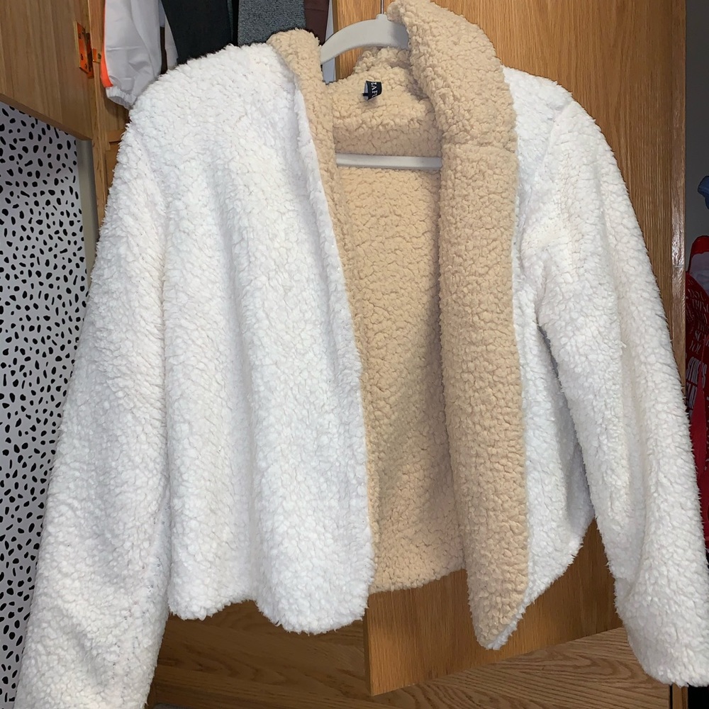 Cropped fuzzy jacket